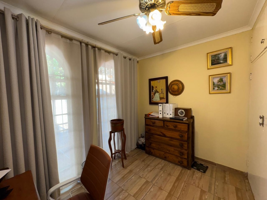 4 Bedroom Property for Sale in Safari Gardens North West
